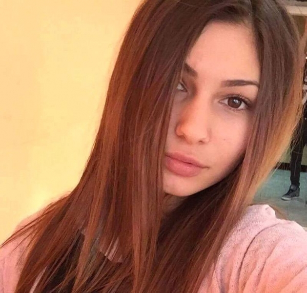 Майка обвинява лекари за смъртта на 18-годишната си дъщеря СНИМКА